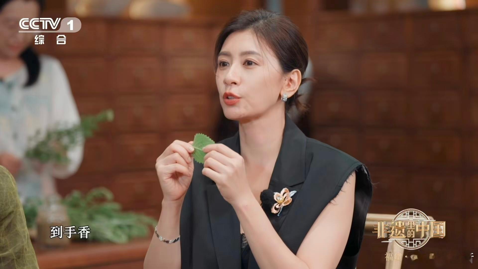 在闽南随手就可能采到草药 好多常见的草都能当草药用，比如烧仙草，知道它是凉粉草做