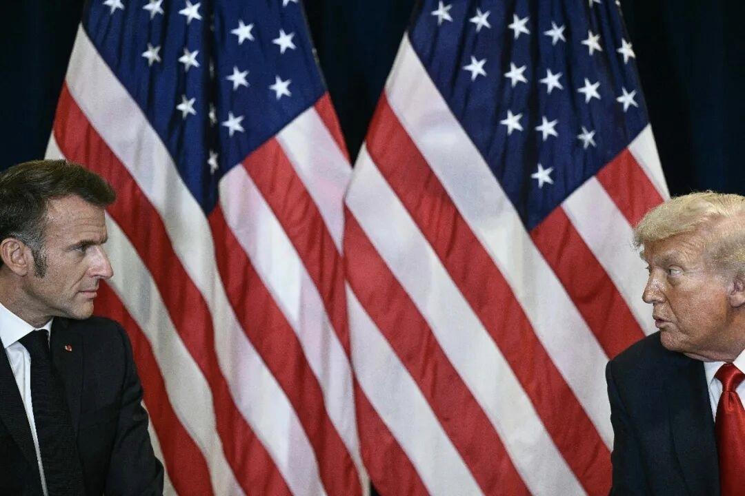 如何看待特朗普对马克龙婚姻的嘲讽特老头太逗了，越想越想笑。特朗普嘲讽马克龙婚姻？