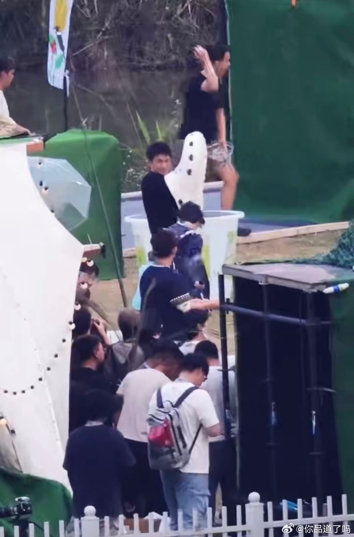 林更新带拖鞋和时团打水仗这是我的西游林更新也太会玩了！带着巨型拖鞋上阵和时团弟弟