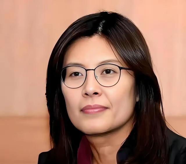 如果军购案不如郑丽文所愿，郑丽文被迫下台辞去囯民党主席，会不会自行脱党，联手季麟