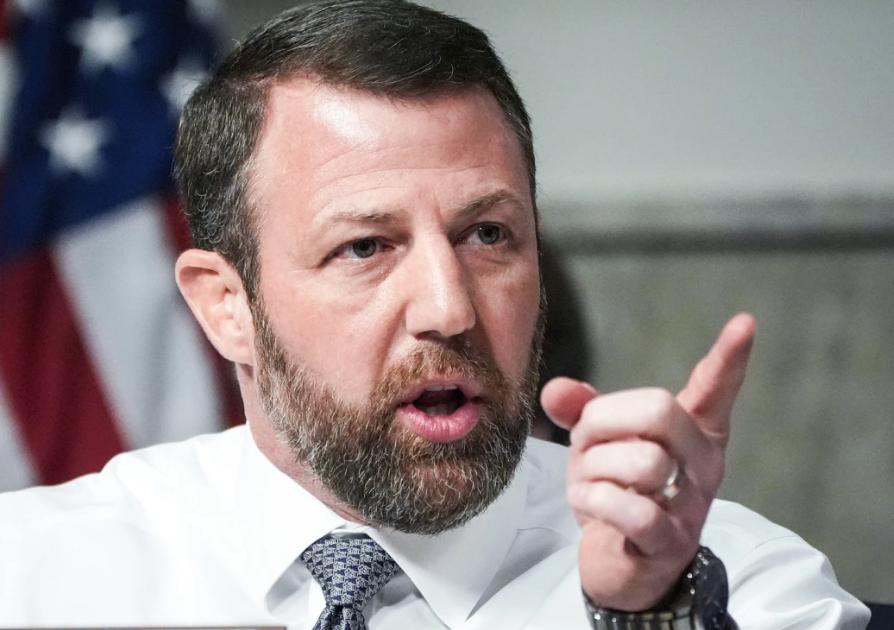 【共和党议员曝；美国正给马杜罗流亡机会，他可以去俄罗斯】

在外界担忧美国可能对