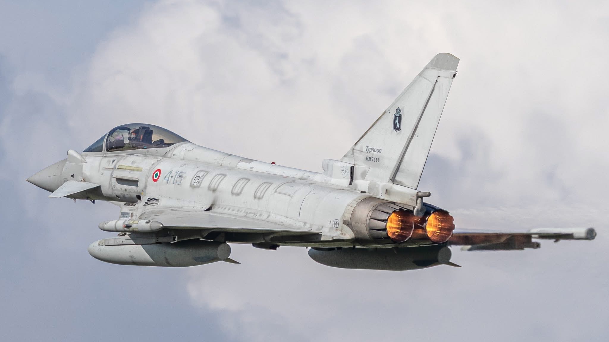 意大利空军（AM）第4联队台风和第6联队F35APhoto credit: JV