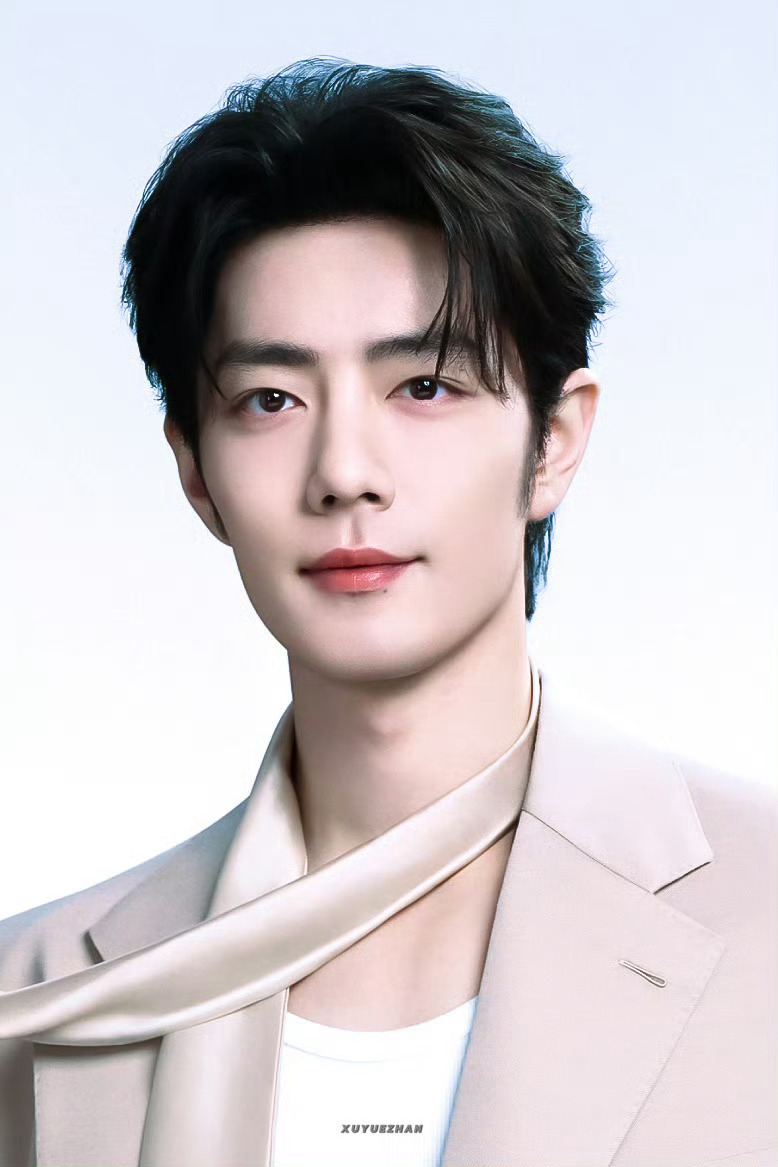 肖战尚界预定数量肖战不对称西装  直而不肆，光而不耀，坚定自持，努力清醒，谢谢肖