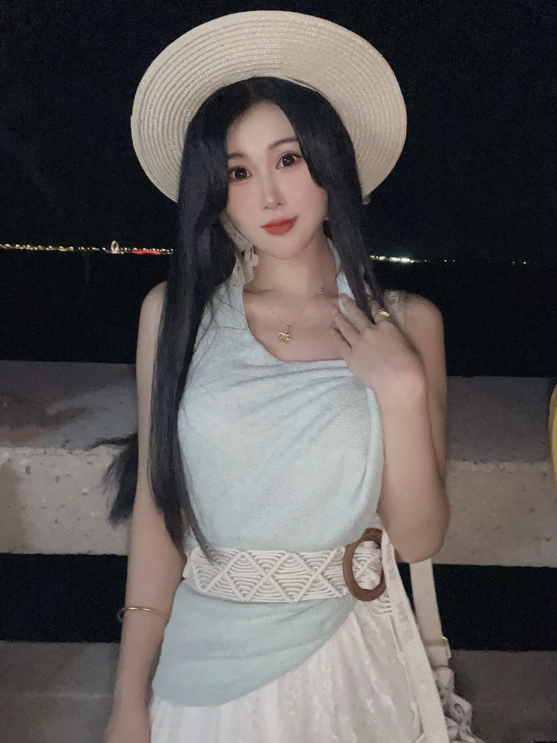 讲真的 现在一遇到困难就想笑 不知道是乐观还是真疯了