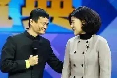 有一次，马云对董明珠开玩笑说：“像我这样的男人，你看得上吗？” 他以为董明珠会不