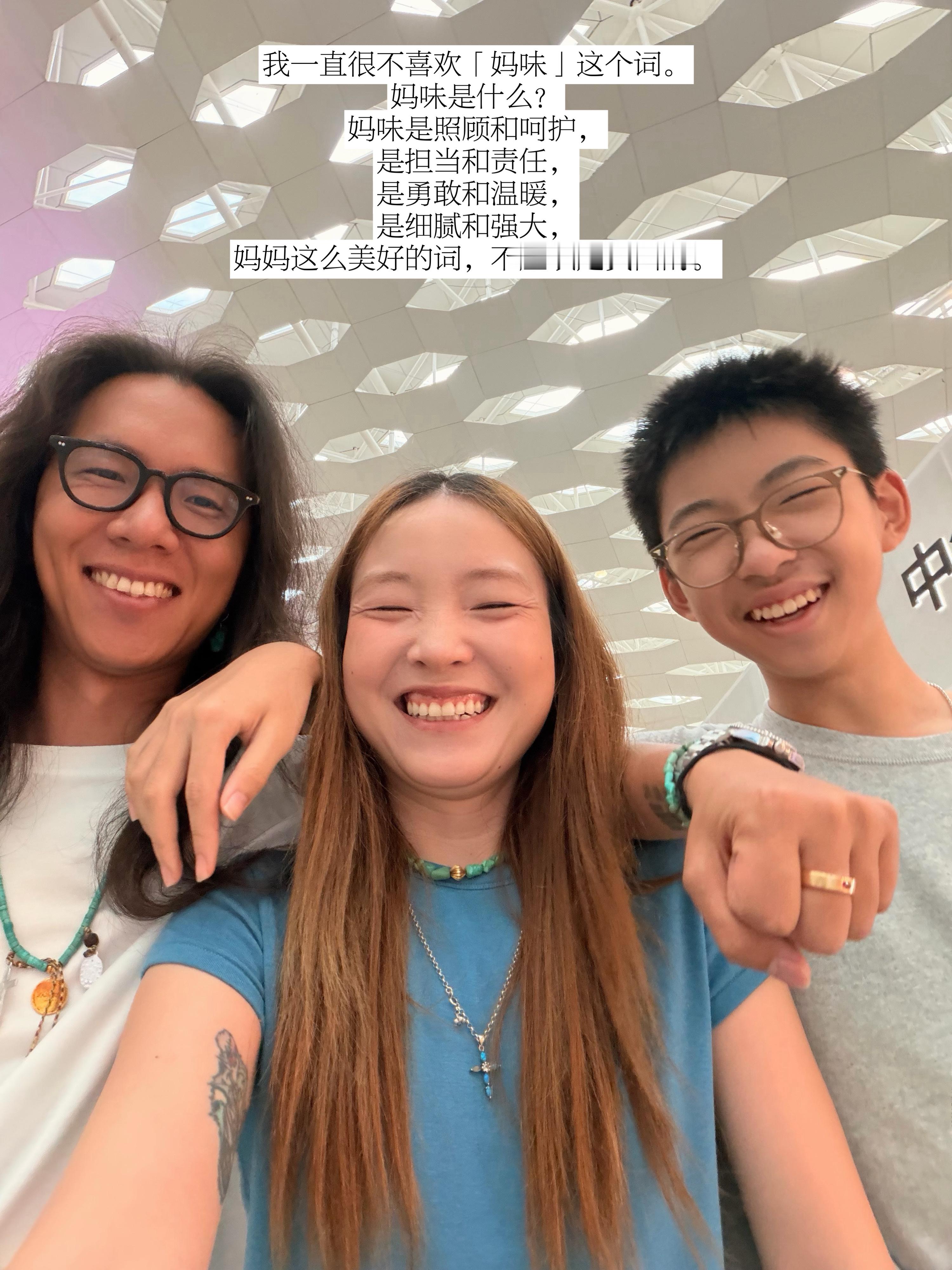 老虎十三岁了。他已经不太愿意和我们一起出门。可这次来广州出差，还是把他带来了。因