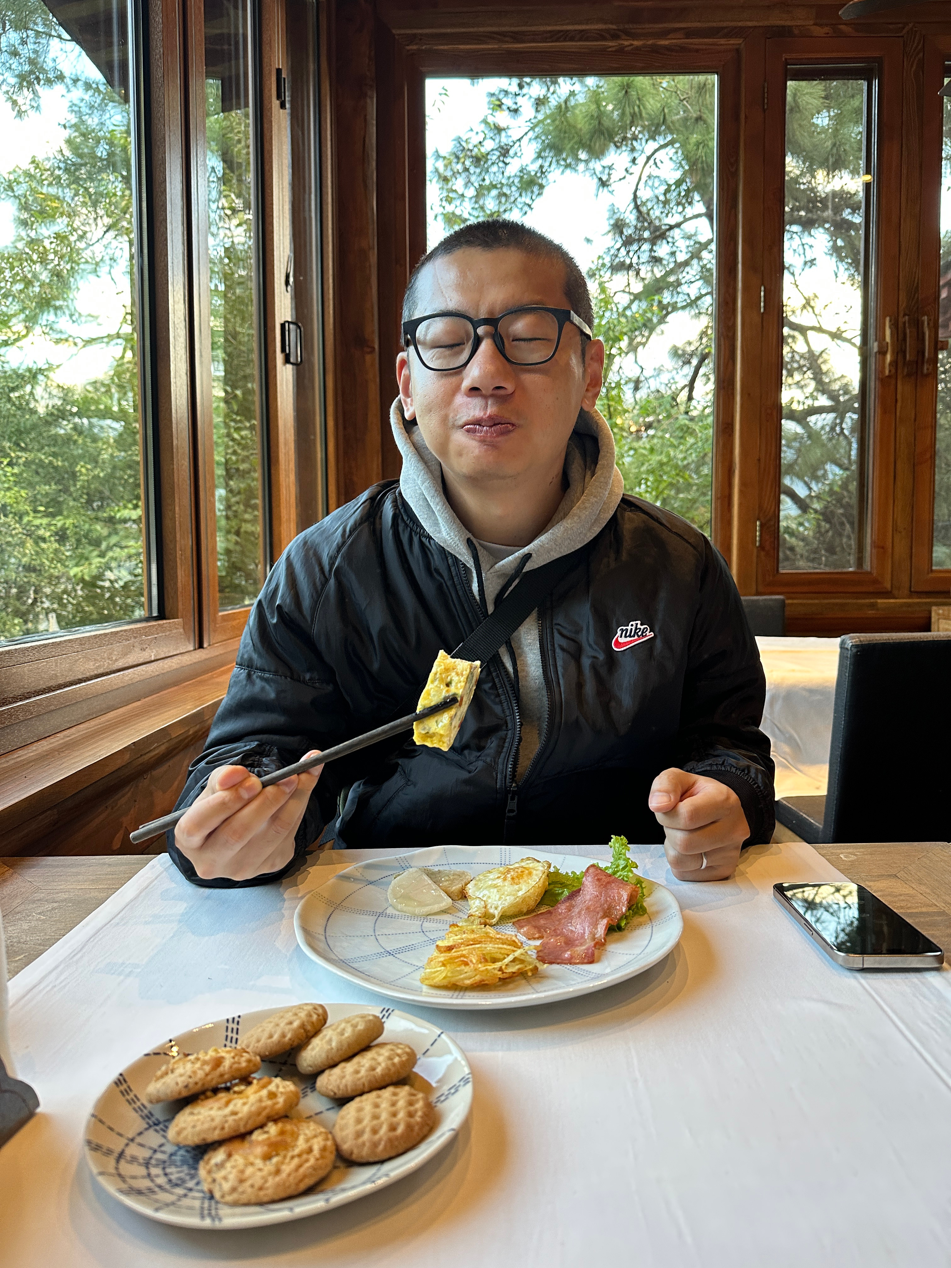 起得早的人已经转完山了。  ​​​