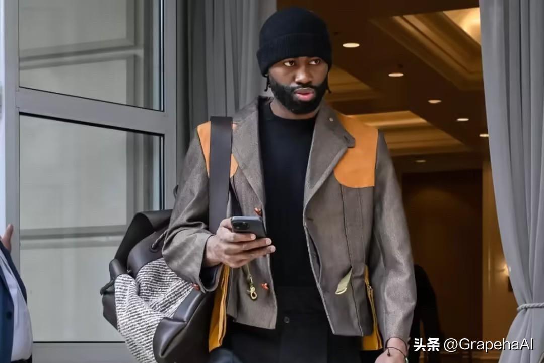 据名记Stein报道，凯尔特人此前追求字母哥未果，尽管球队正积极考察交易市场，但