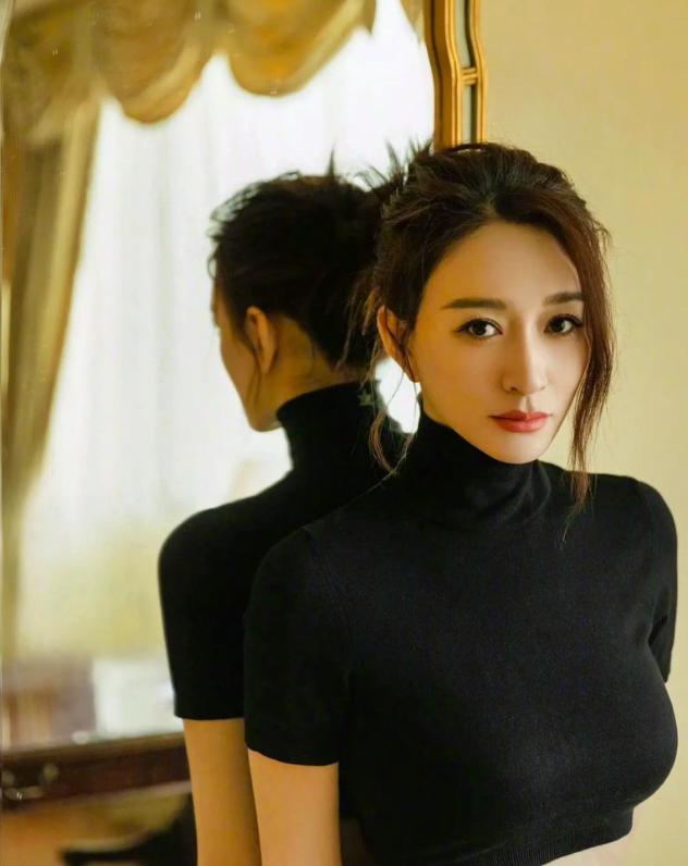 面相是骗不了人的，网友之前看李小冉，看得真准。网友说李小冉这个人，长了一张最娇艳