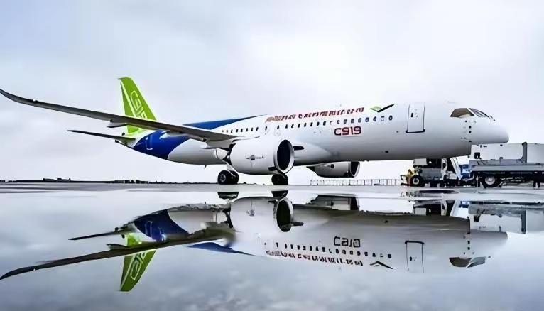别光骂买波音是送钱！C919虽好，但产能还没跟上，总不能让空客一家垄断，坐地起价