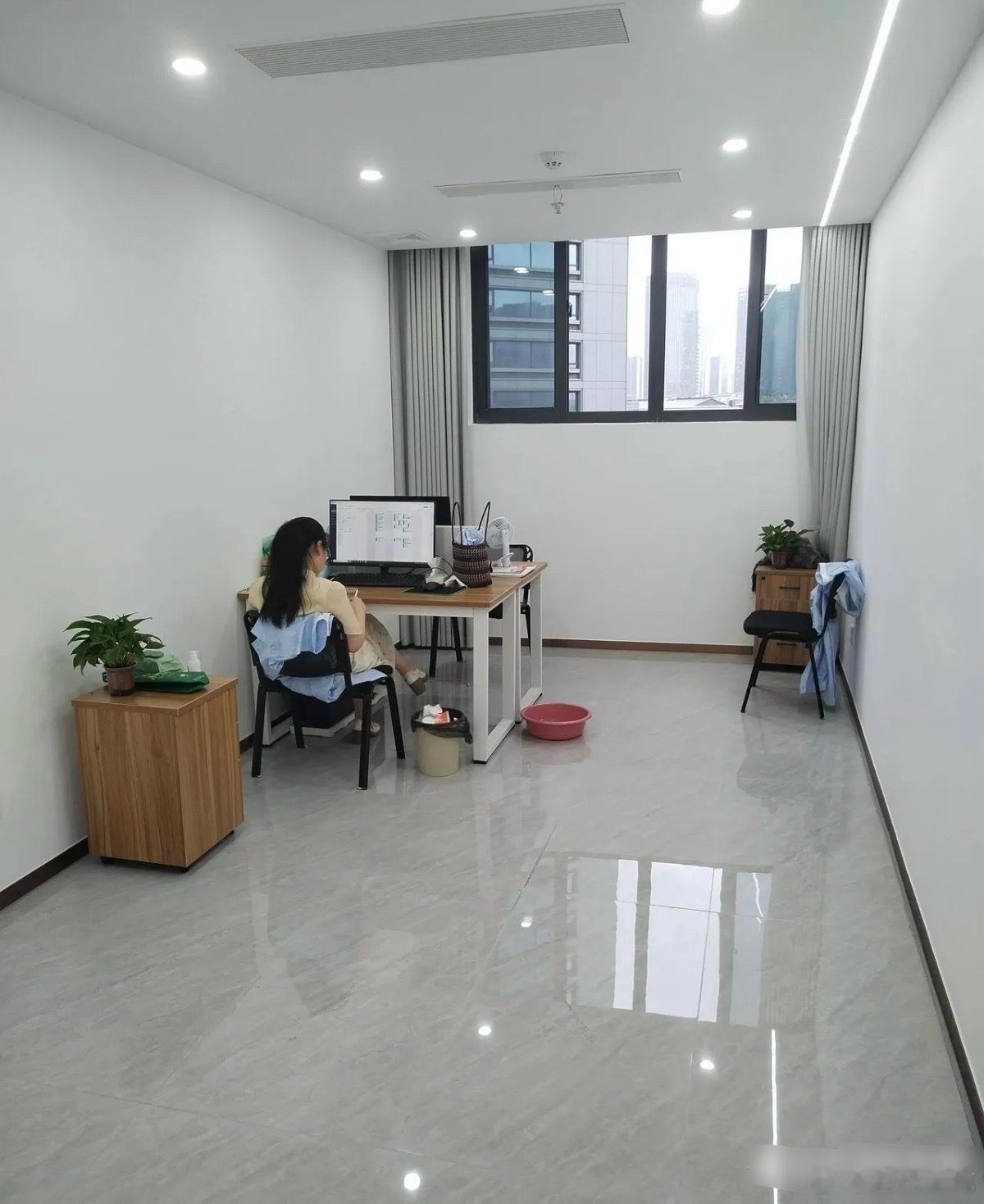 多么优秀的女生才能干这个工作 