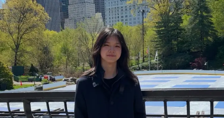 18岁女孩做养老机器人，上线2天卖爆了