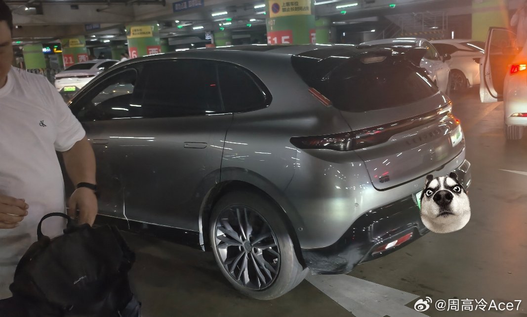 零跑这Lafa都开始拉网约车了 北京·首都机场T3航站楼