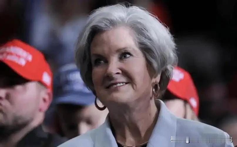 快讯：白宫大总管、MAGA梦之队的中流砥柱——苏西·威尔斯被川普气出了乳腺癌。[