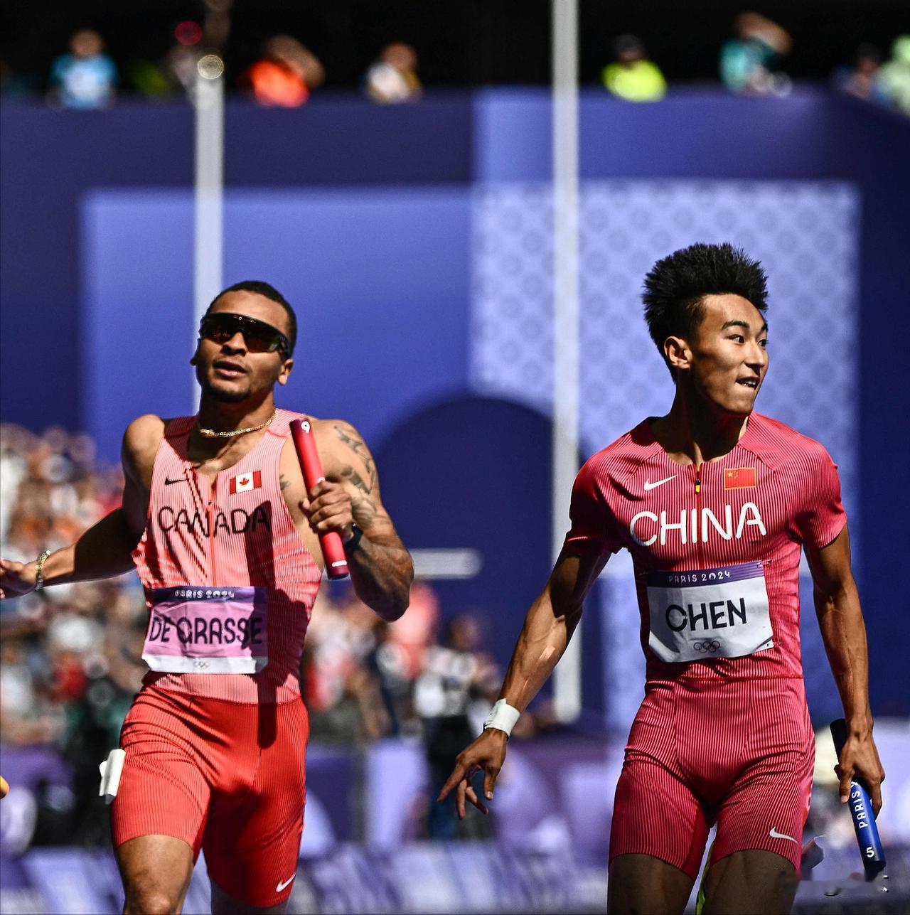 小组第一！ #中国队晋级男子4x100米接力决赛# 
交接棒特别顺畅。最后一棒陈