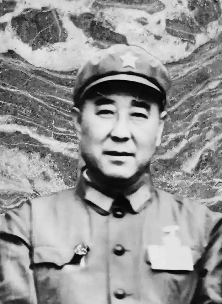 老山战役前，昆明军区政委谢振华来到第14军，对军长刘子波说，指挥部今晚必须搬迁到