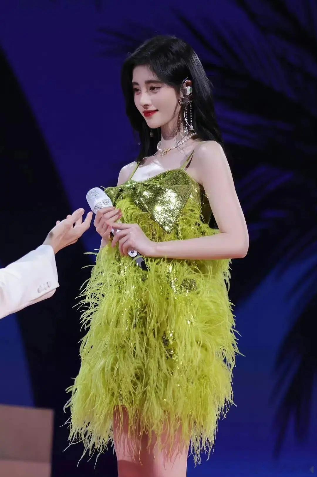 已经给鞠婧祎脑补了一万部爽文小说[送花花][送花花][送花花] ​​​