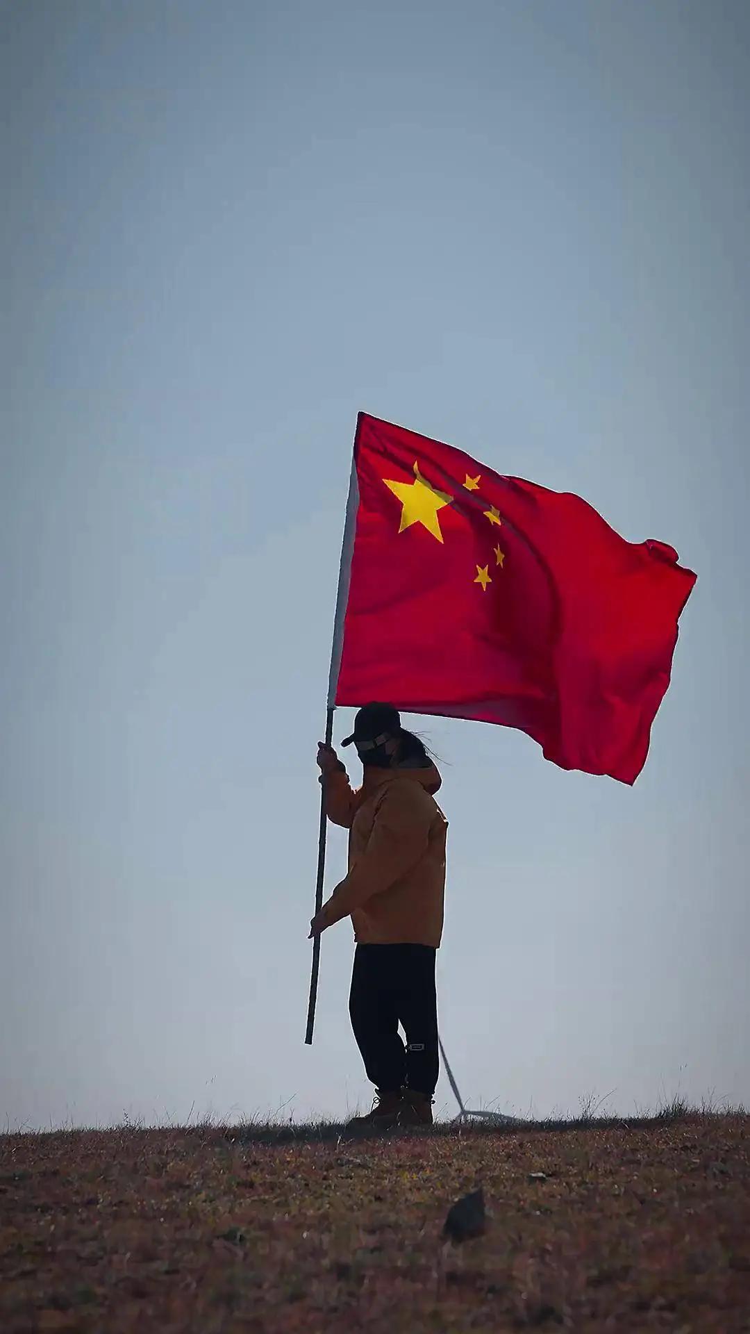 韬定律（τ-Law）得到市场认可！
半导体大涨4.52%。“时间缩微”替代“几何