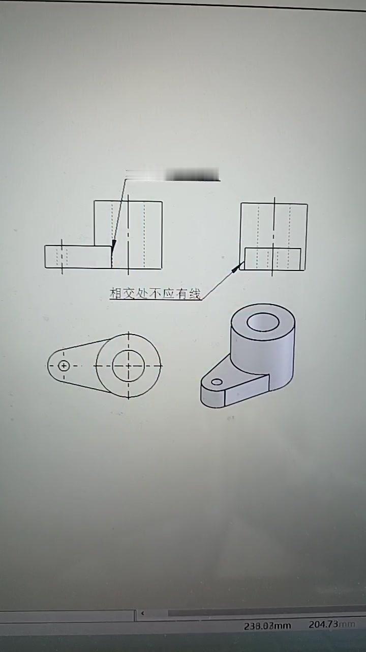 相交处不应有线。初学者常画成视频中的模样。

1️⃣常见错误：机械图中线条绘制时