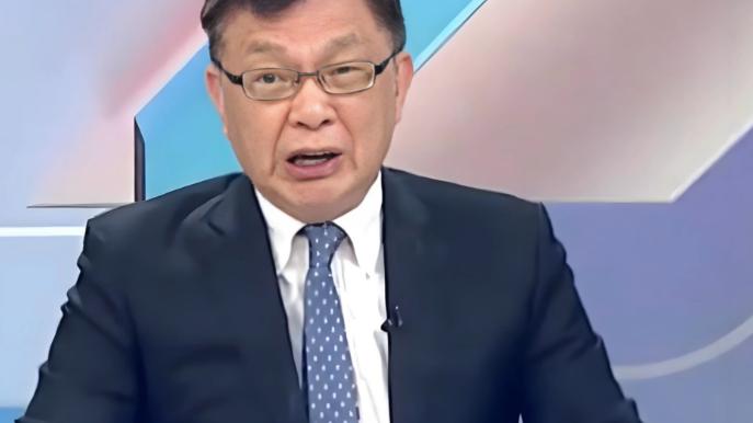 台湾大学教授苑举正在节目里撂了句狠话：中日这场外交硬碰硬，全世界没一个国家敢站出