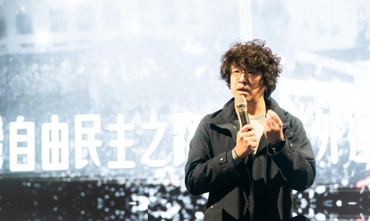 总干事“杠上”总干事！21日下午沈伯洋竞选总干事吴思瑶在脸书发文，不再“伯洋”直