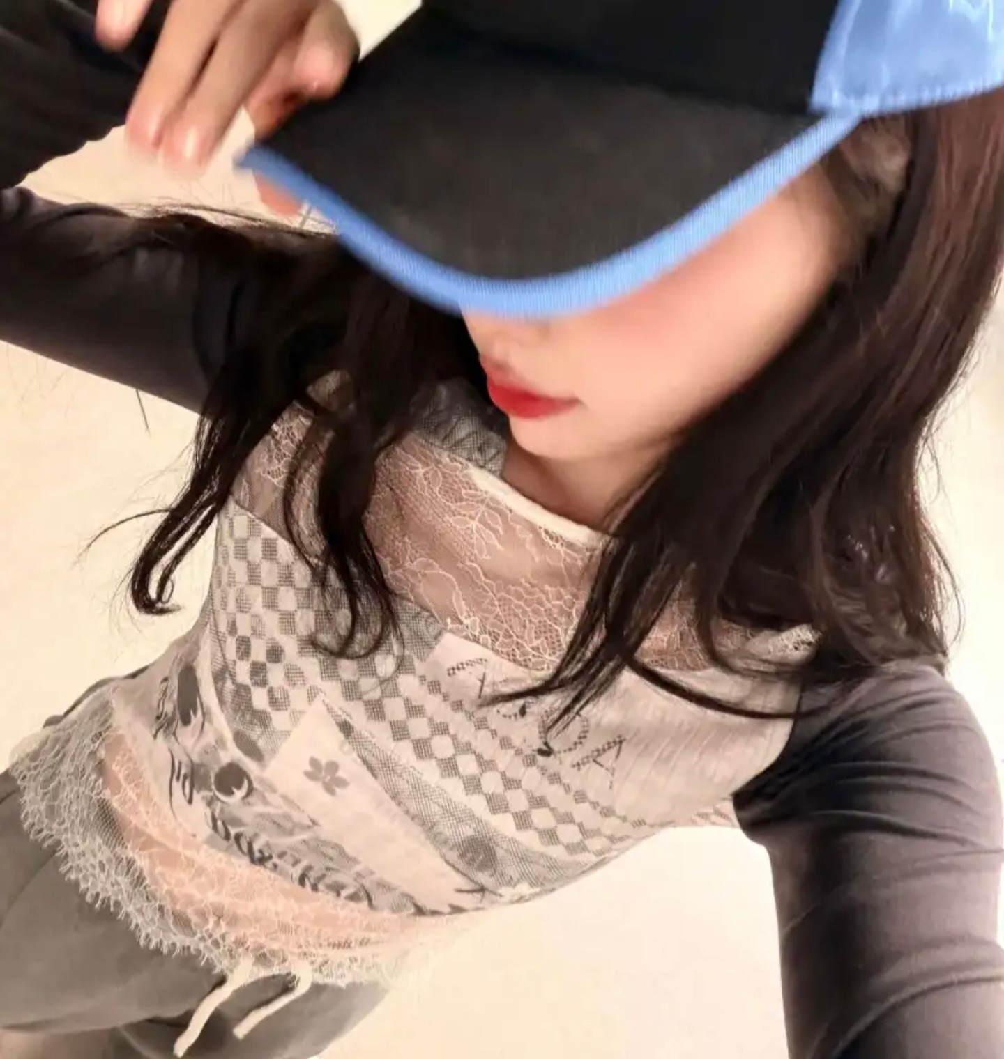 虞书欣 hello! 小屋的第一条~大家七夕节快乐呀!月底有惊喜带给大家!暗号是