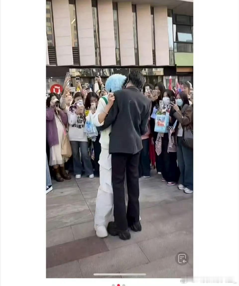 有这么cos的吗，这种人被清走不是应该的吗，梓渝嘿粉吧这是