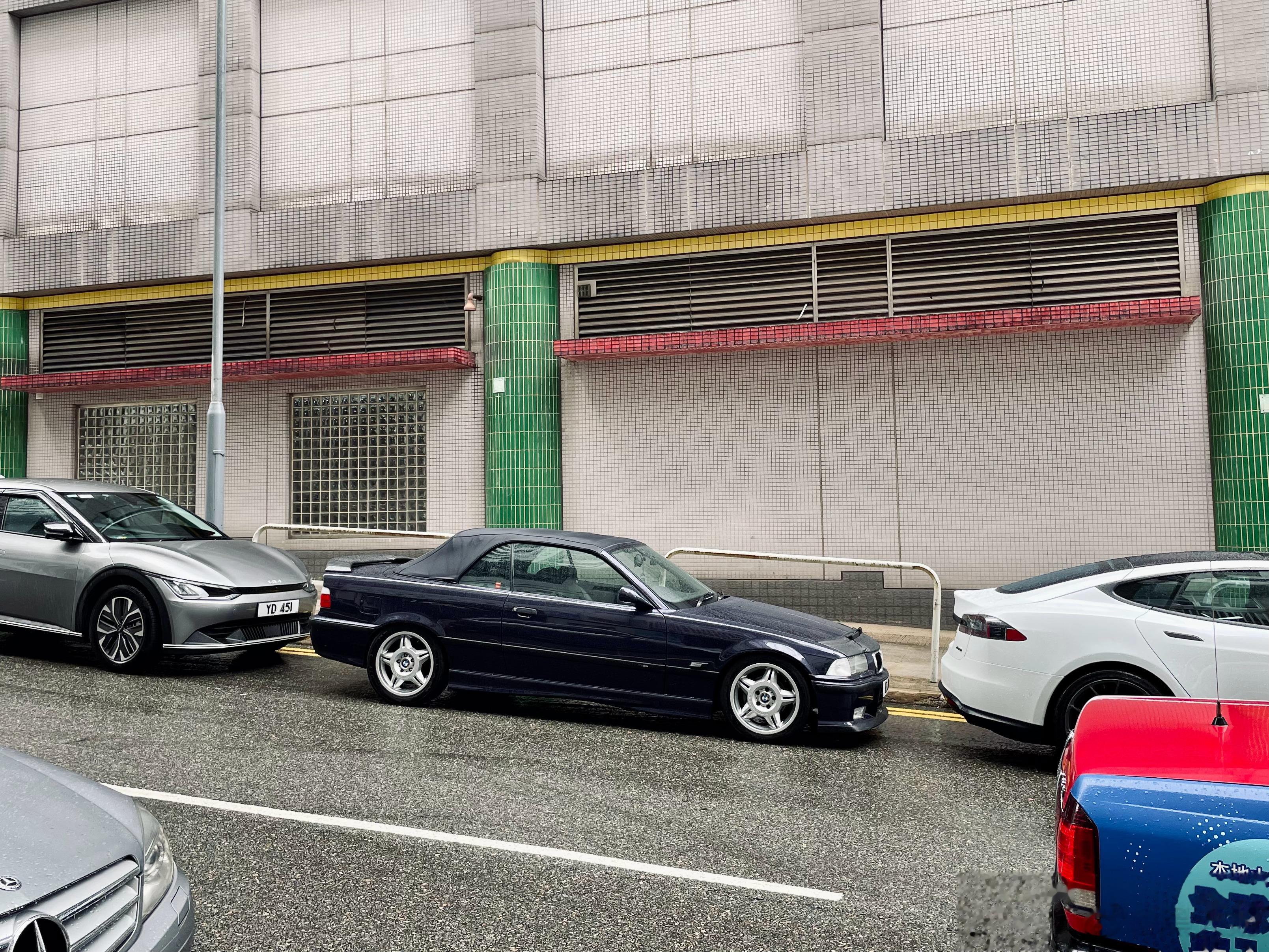 当年宝马E36 M3和日产R33 GTR是宿敌，奈何这2台车有一个共同点：初代和