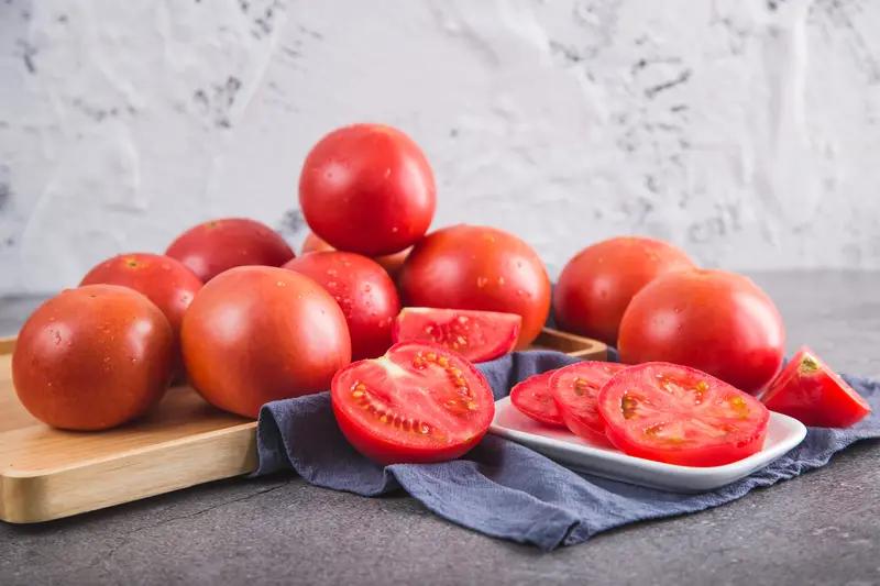 还有些地方喊它“毛秀才”，这名字听起来颇有几分文雅，好像给这普普通通的蔬菜赋予了