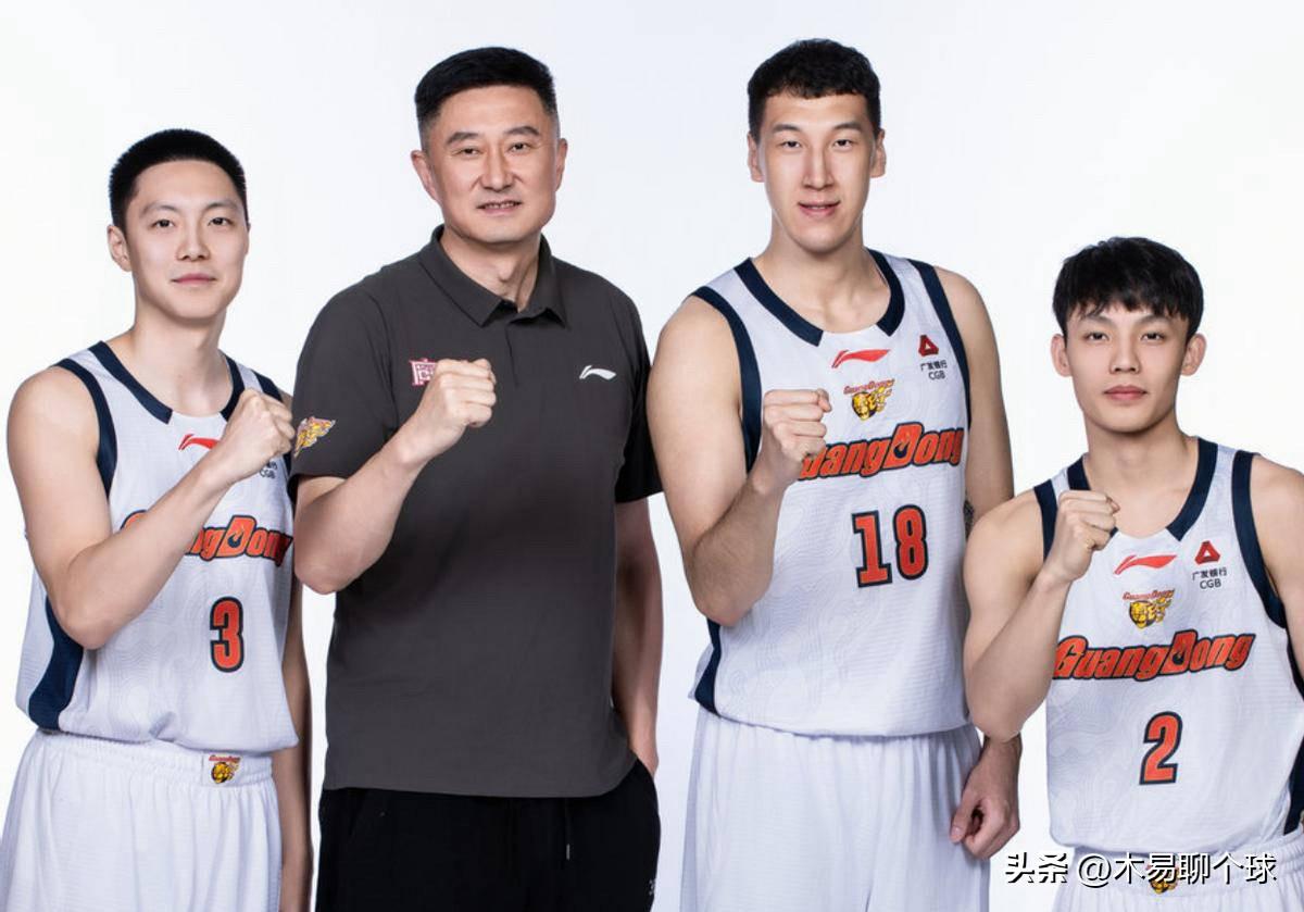 广东宏远男篮最新消息；主帅依然未定？
7月2日，杜锋与广东男篮的执教合同已于7月