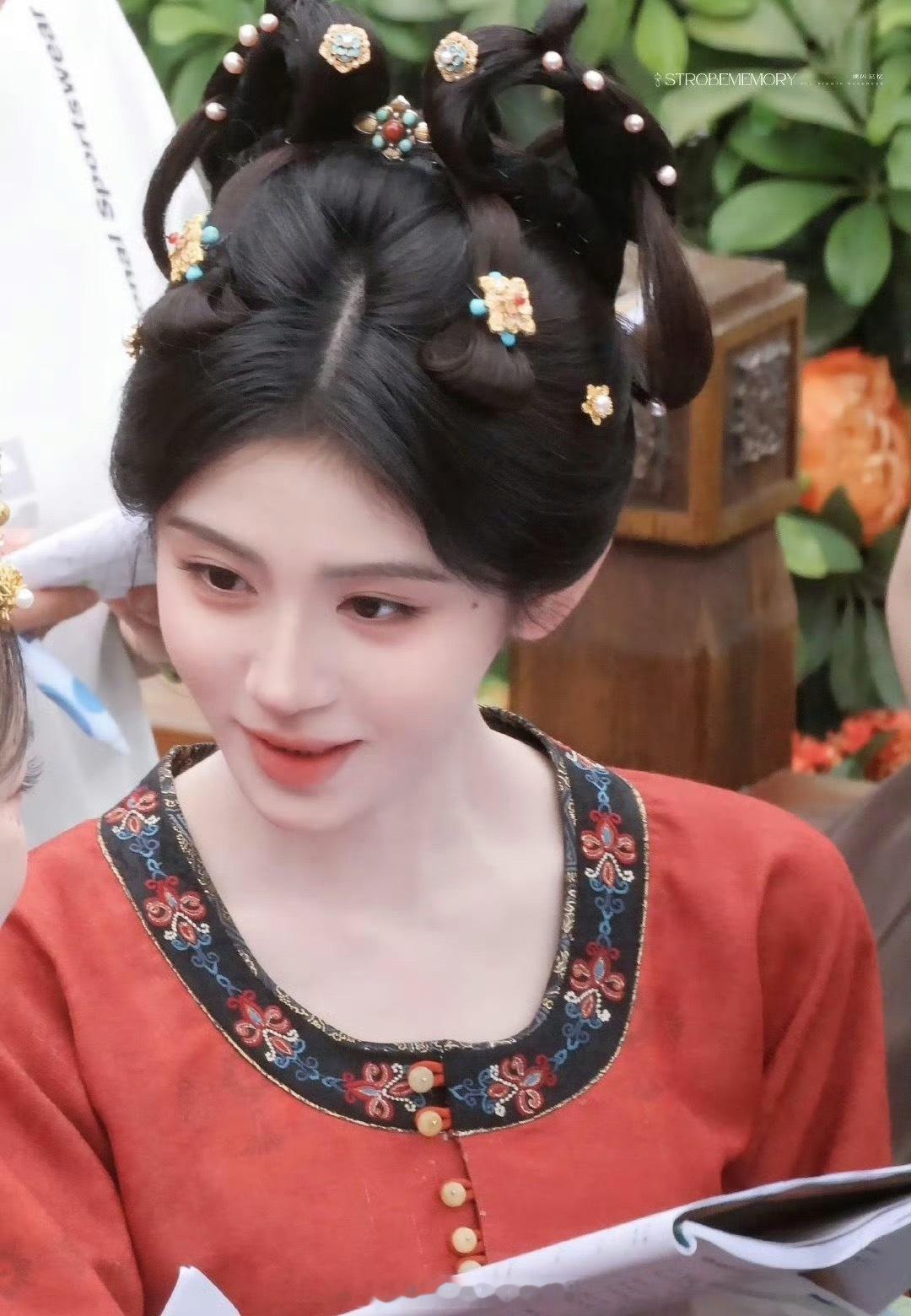 鞠婧祎、迪丽热巴同款发型万花世界