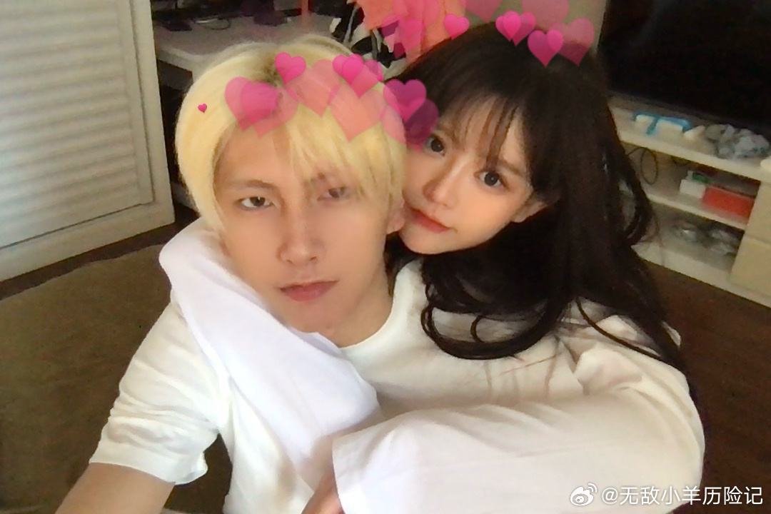 翻到五年前的照片好可爱呀金猴也是个人 