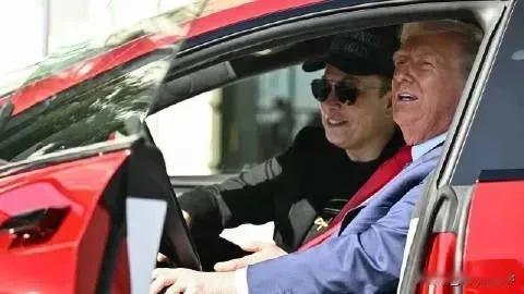 特朗普炮轰马斯克，威胁终止补贴，背后真相令人深思

今日，特朗普在社交媒体发文怒