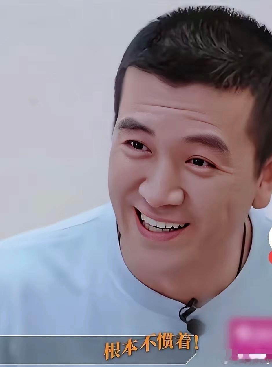 节目上，杨子好奇程莉莎为什么和老公郭晓冬那么恩爱，让她扮演一下自己老婆黄圣依。程