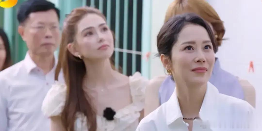 海清推掉12个综艺6部戏，少赚2700万，就为了陪儿子高考。结果她上《中餐厅》，