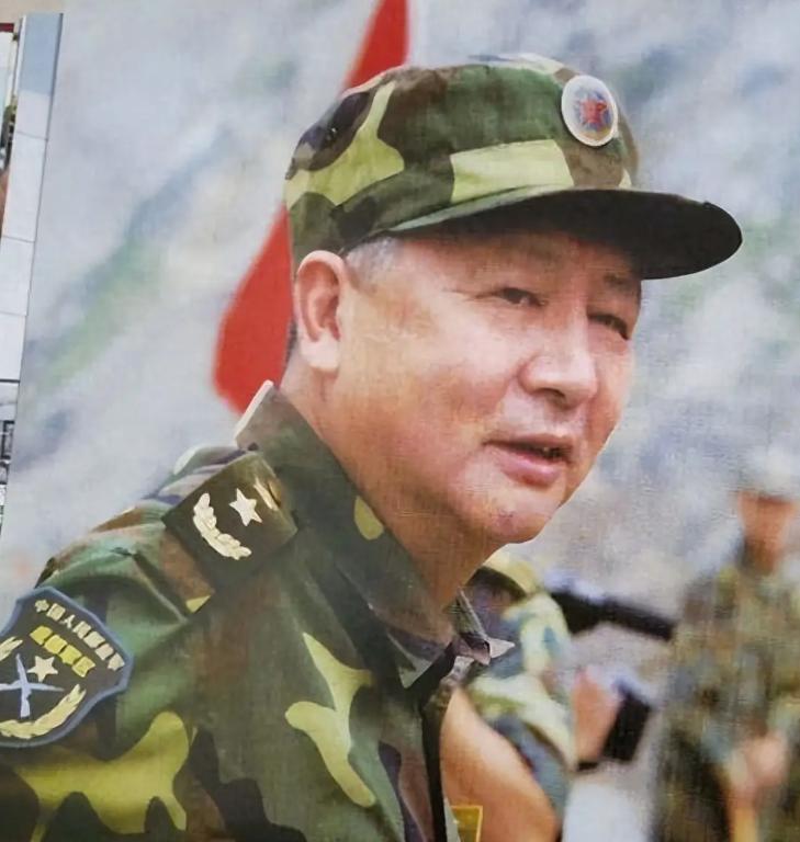 “谁要再放一个记者上山，就把谁扔进水里去！”2008年5月12日下午，汶川大地震