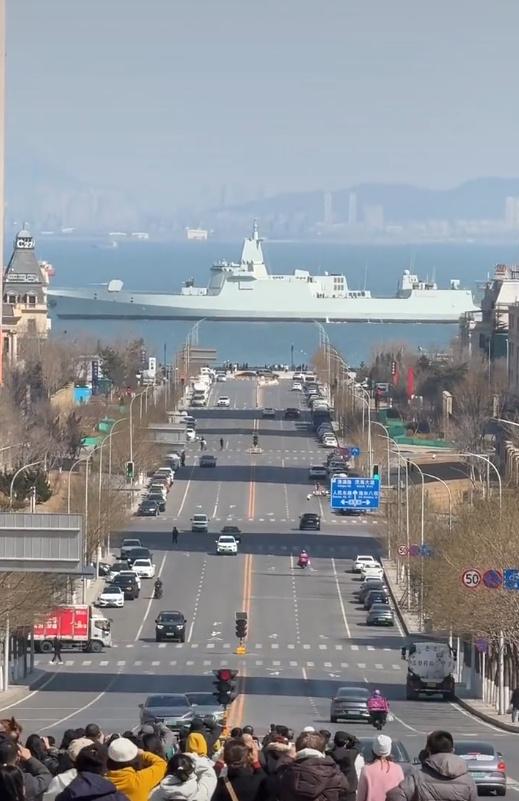 所以055到底有多大？我们到底是该信谁？军宣以前做出的努力似乎在此刻已经化为灰烬