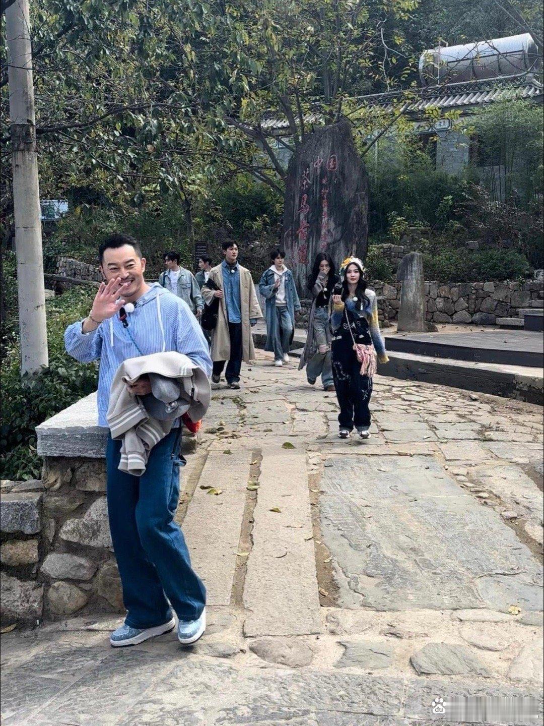 孟子义多高啊我的妈，这身材，路拍都这么顶…… 