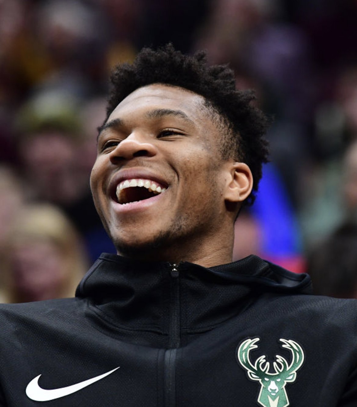 里弗斯曾告诉字母哥：“看看我的履历，再搜索一下我的名字。我曾带领一些原本不被看好