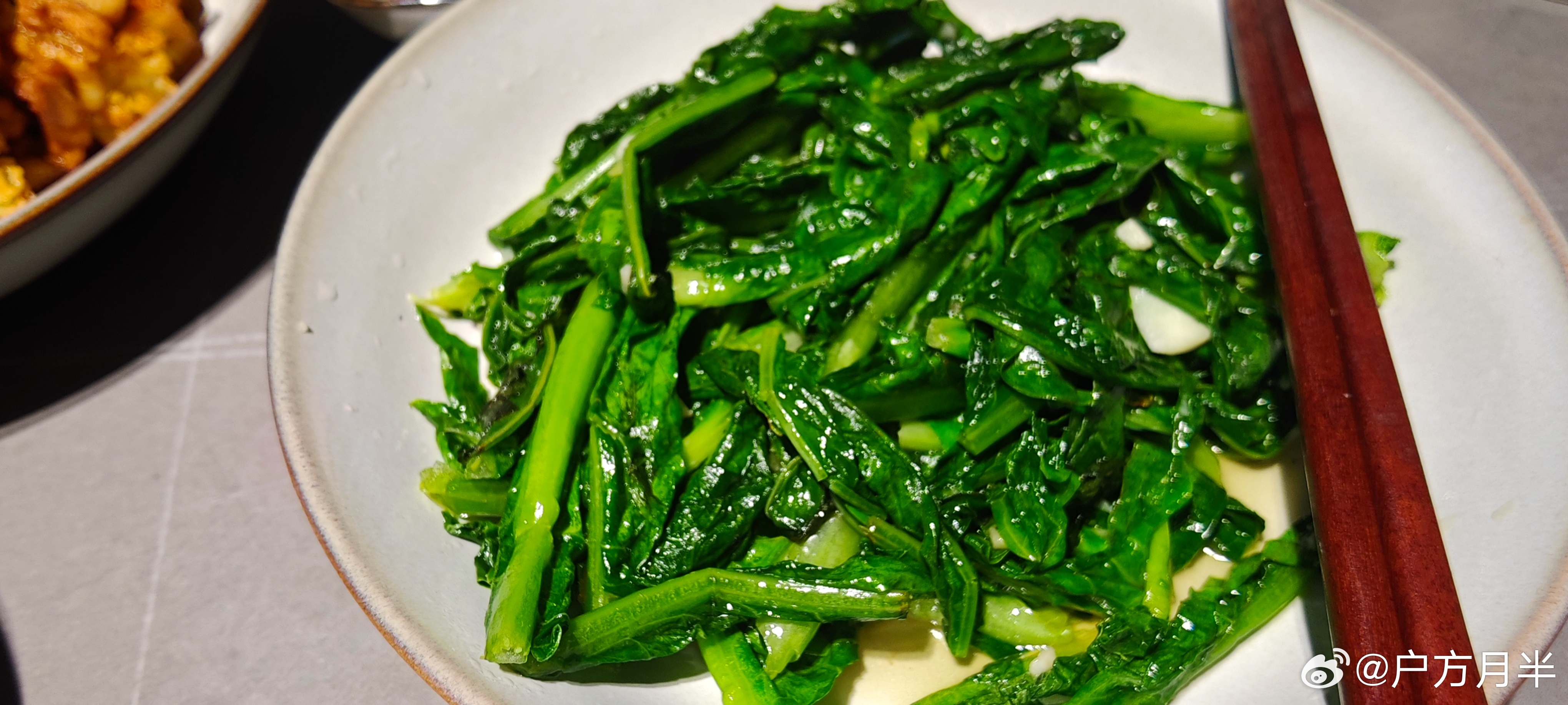 小朋友要去异国他乡求学，怕饮食不服，妈妈天天逼着他学习做菜，以下是儿子的学习成果