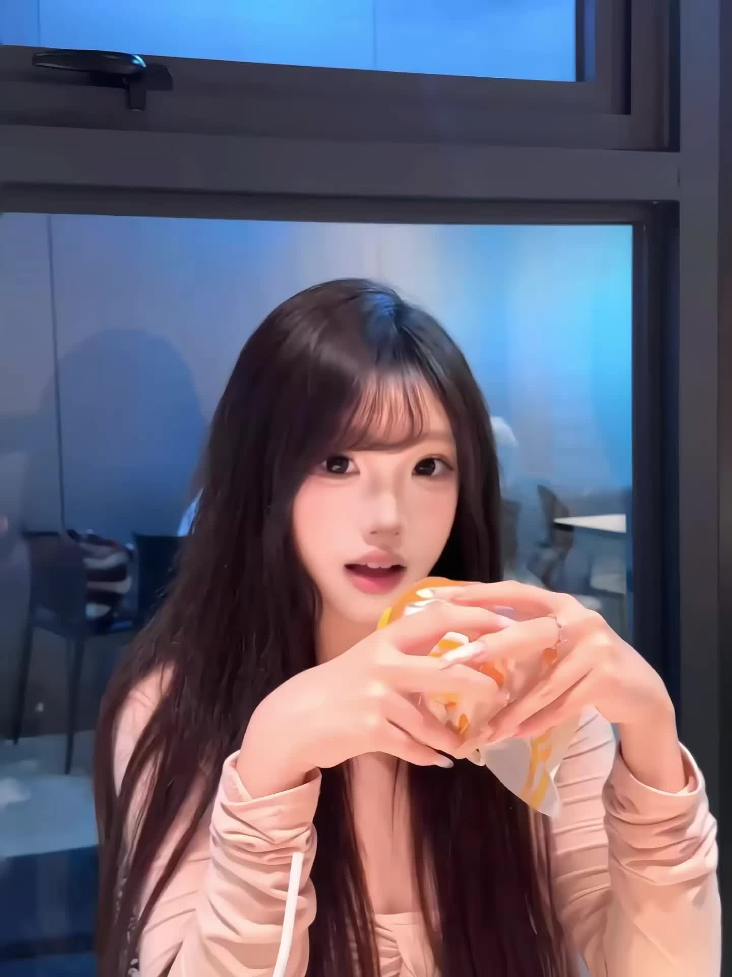 小人得志听起来很坏 但小芃得志 听起来就很萌꒪ˊ꒳ˋ꒪