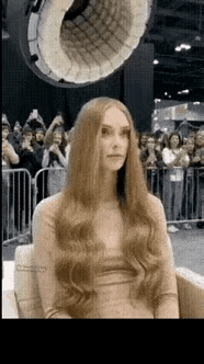 看到这个，我就想到血滴子，吕四娘，根本想不到是烫发理发的。哪怕是看了几遍，也不行