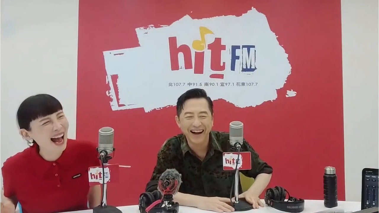 “他们说我们是歌手受害者联盟。”我不行了啊啊啊啊魏如萱就这么大胆地念出来了哈哈哈