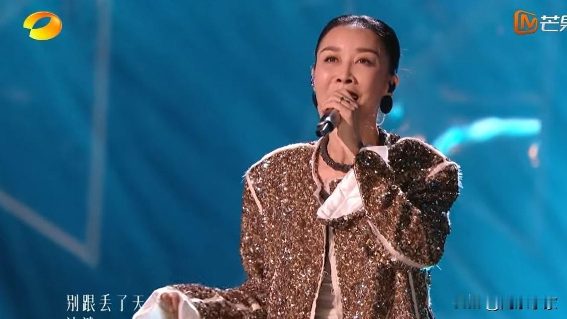 歌手2024｜那英首夺第一名开心落泪，顺利入总决赛争歌王！
内地天后那英在直播综
