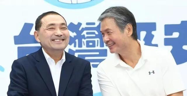 现在来看金小刀才是国民党最大的“卧底”！以前网络上、电视上、传统纸媒上均把国民党