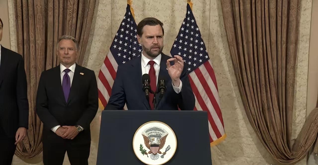 谈了21个小时，美国副总统眼睛都快谈绿了。后半夜出来宣布：好消息是和伊朗有了接触