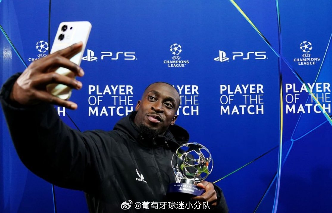 恭喜卡洛斯·福布斯首次入选国家队 ​​​