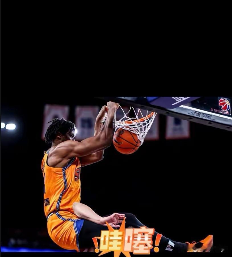 上海久事队这外援配置，谁见了不眼红？弗格稳、洛夫顿狠，白边护筐古德温，四外援轮番