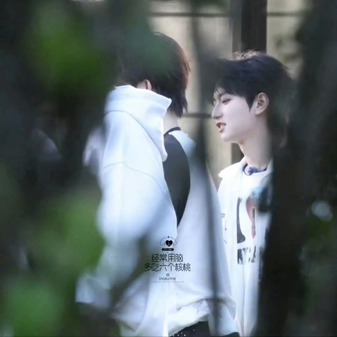 穆祉丞王橹杰同框王橹杰穆祉丞终于同框了🩵🩷这么大热度期待新音有双人舞台 