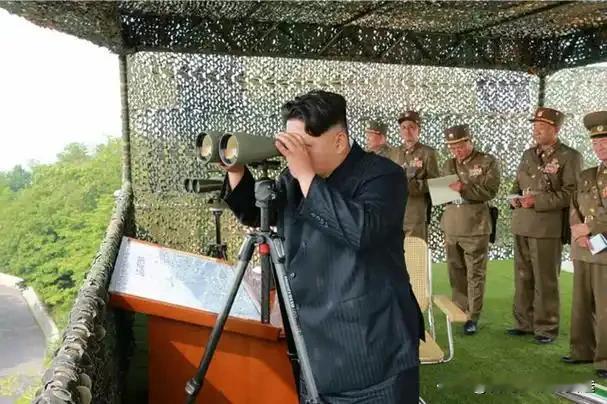 朝鲜核武不松手 中方表态指明方向
 
最近朝鲜半岛又热闹起来了，金正恩同志在最高